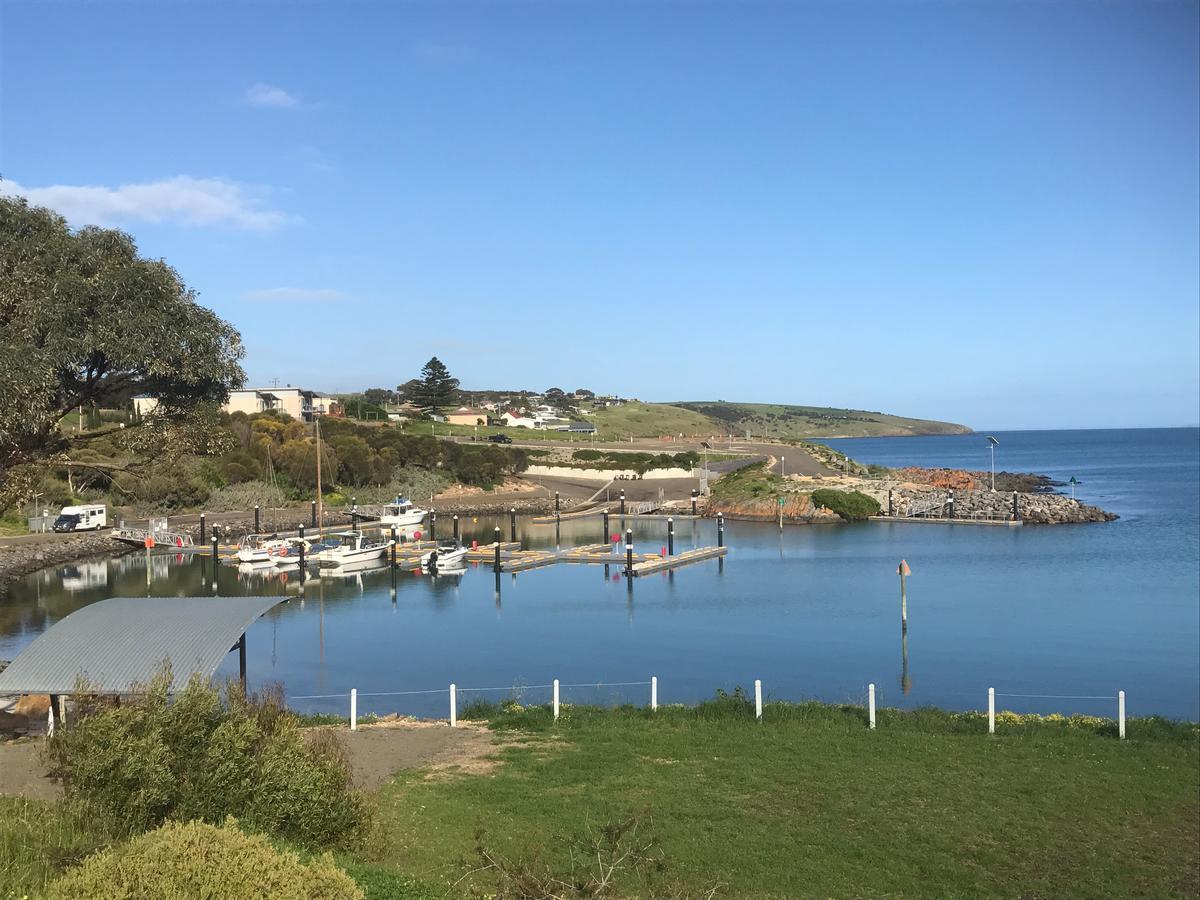 Penneshaw Oceanview Apartments Exterior photo